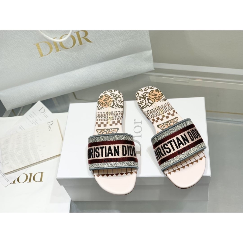ch**an D*or slippers